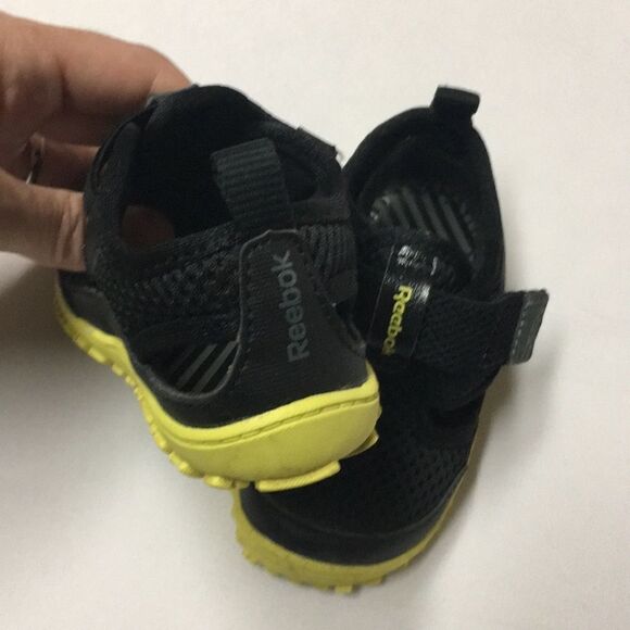 Reebok boys tennis shoes size 4.5 - Picture 8 of 8